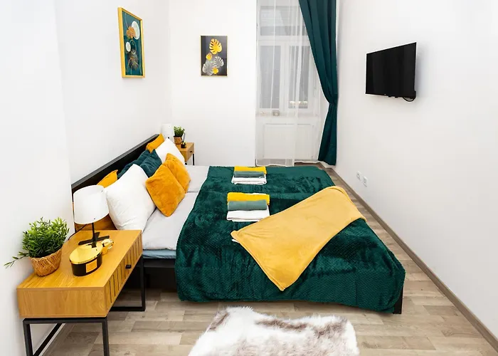 Golden Sun Apartment At Buda Castle