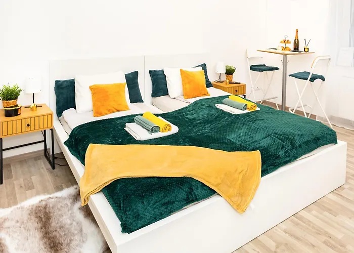 Golden Sun Apartment At Buda Castle